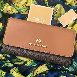 Brand New Michael Kors Brown Acorn Large Trifold Wallet Snap Close Organizer